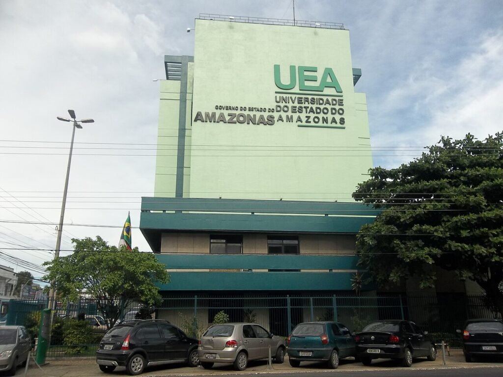 Prédio de uma unidade da Universidade do Estado do Amazonas (UEA) no Centro de Manaus