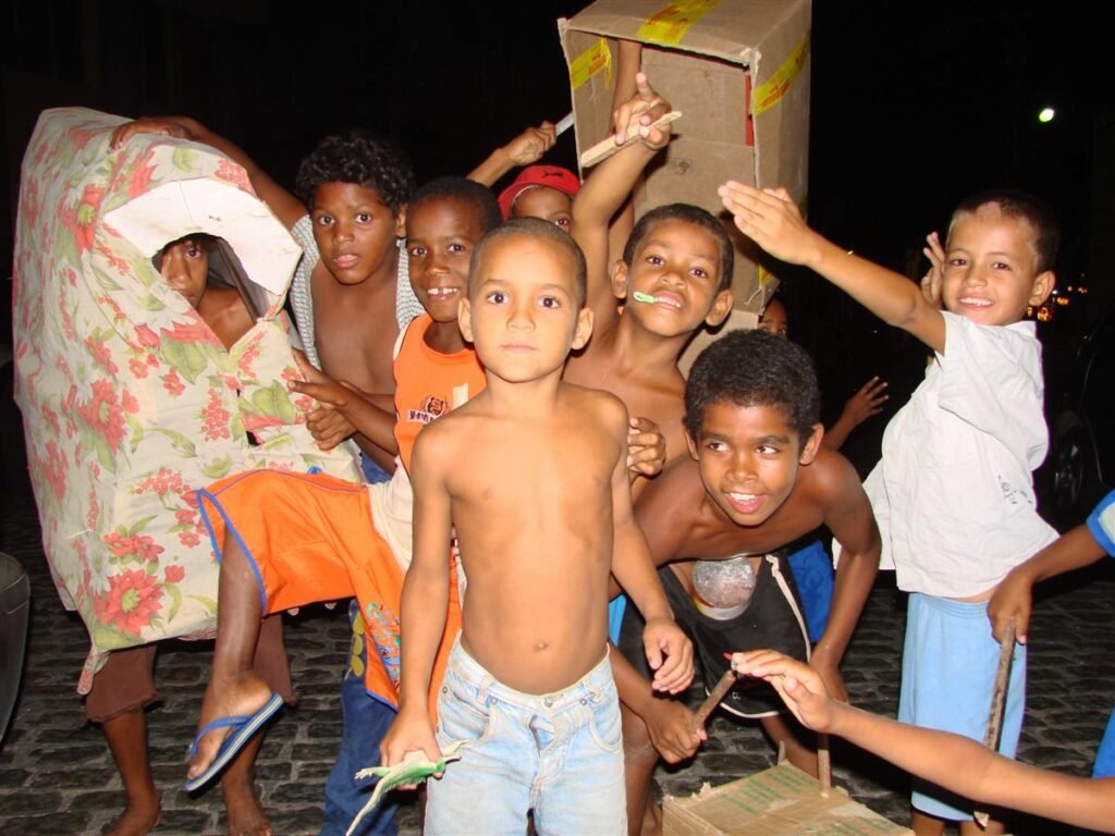 Crianças brincando de bumba-meu-boi em Penedo, em Alagoas (foto de arquivo)
